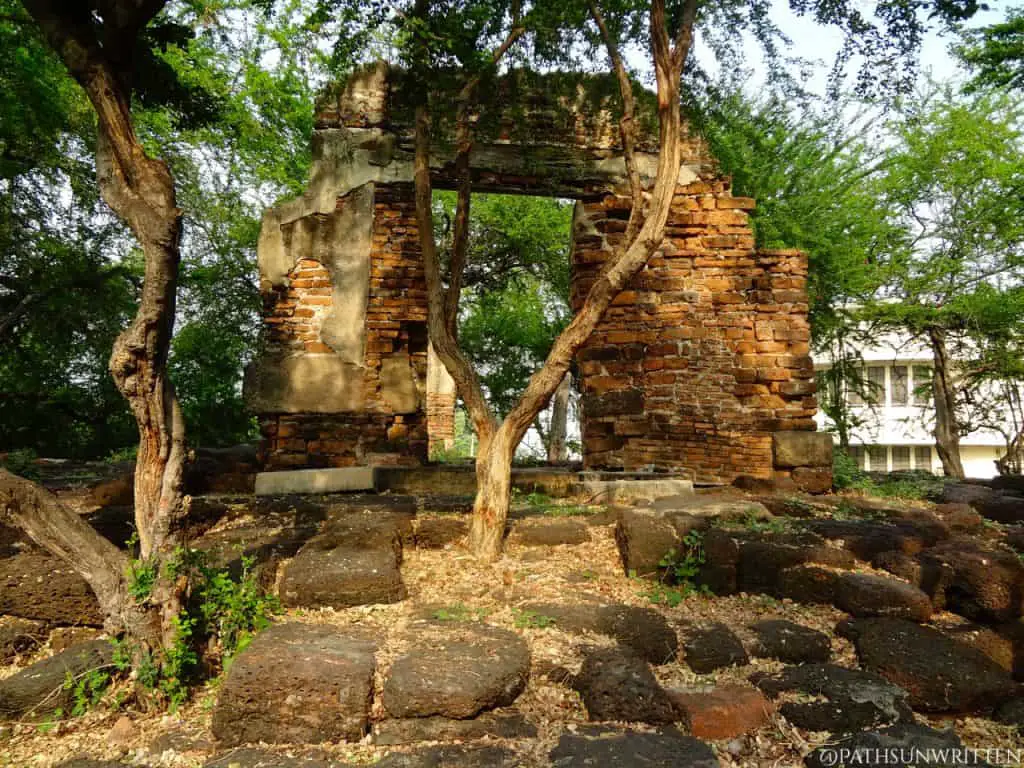 The ruined, much younger Thai temple on top of the Khmer base.