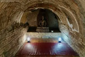 A Buddha image in the Wat Umong tunnels.