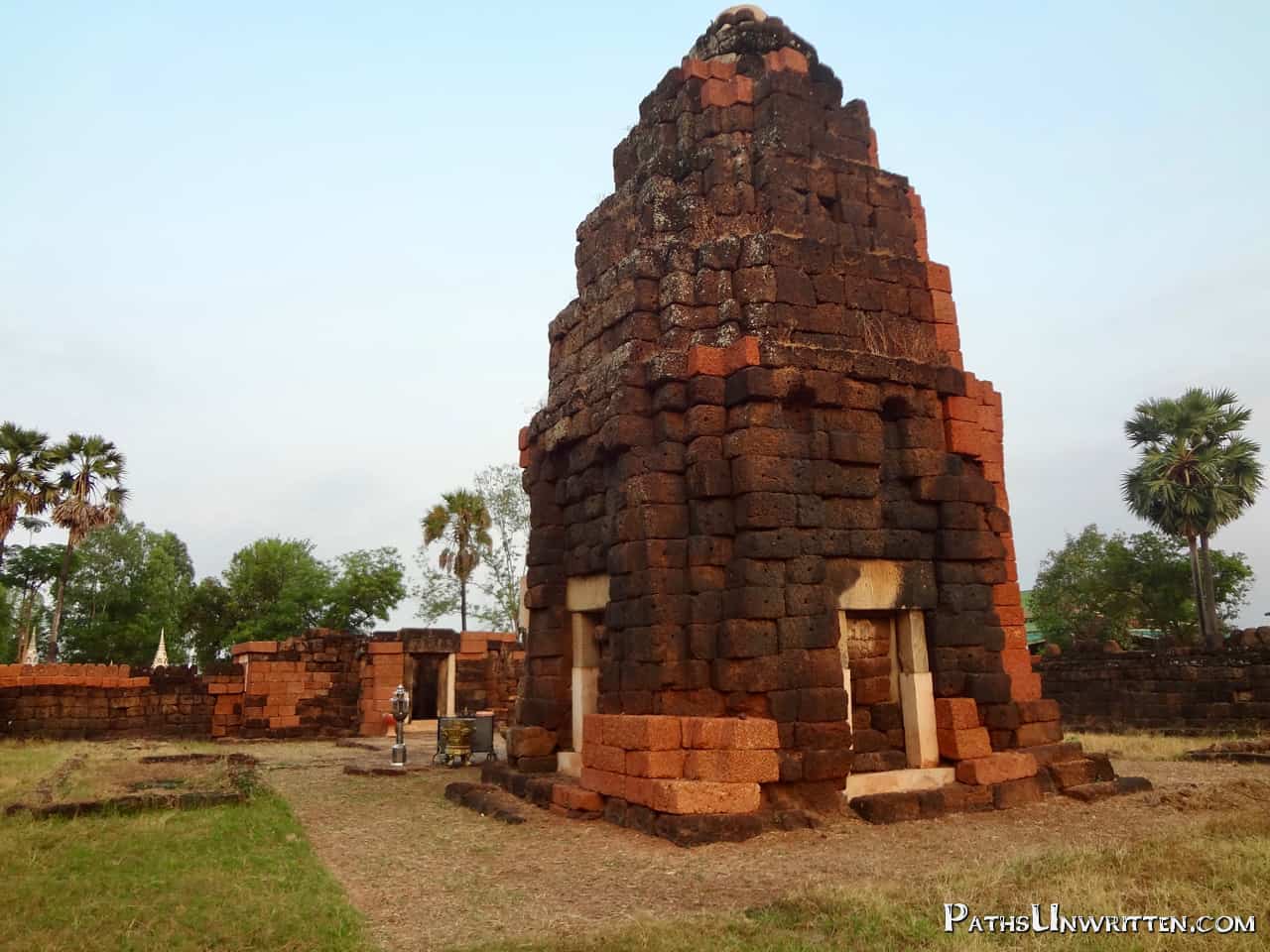 Prang Ku: Khmer Arogayasala Ruins of Roi Et