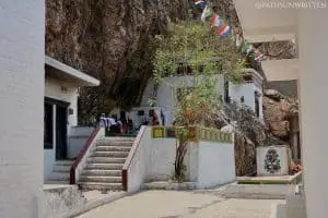 Line to enter the small cave shrine