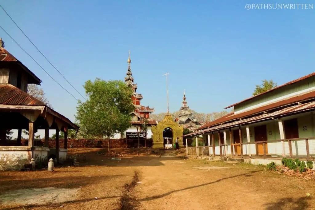 The courtyard of the Great Vesali Image temple