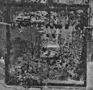 Wiang Suan Dok from above. © Williams-Hunt Aerial Photograph Collection, 1944. Retrieved from Chiang Mai Memories Facebook group.