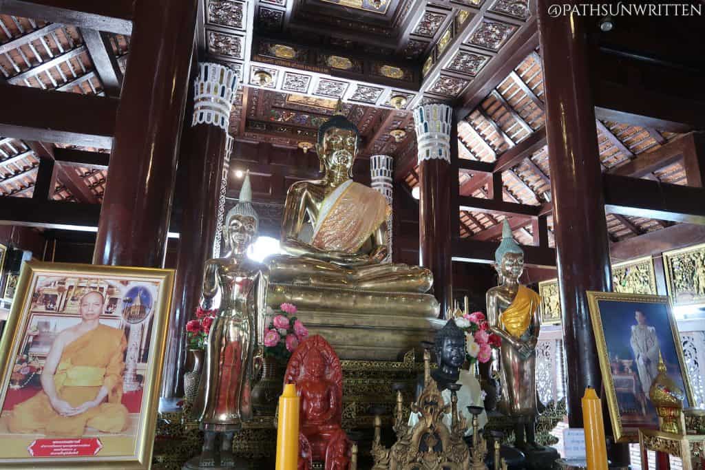 The central Buddha image of Wat Lok Moli.