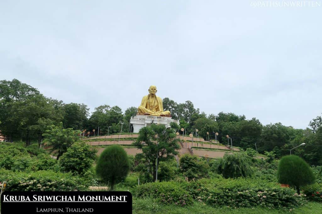 The monument to Kruba Siwichai at Wat Doi Ti.