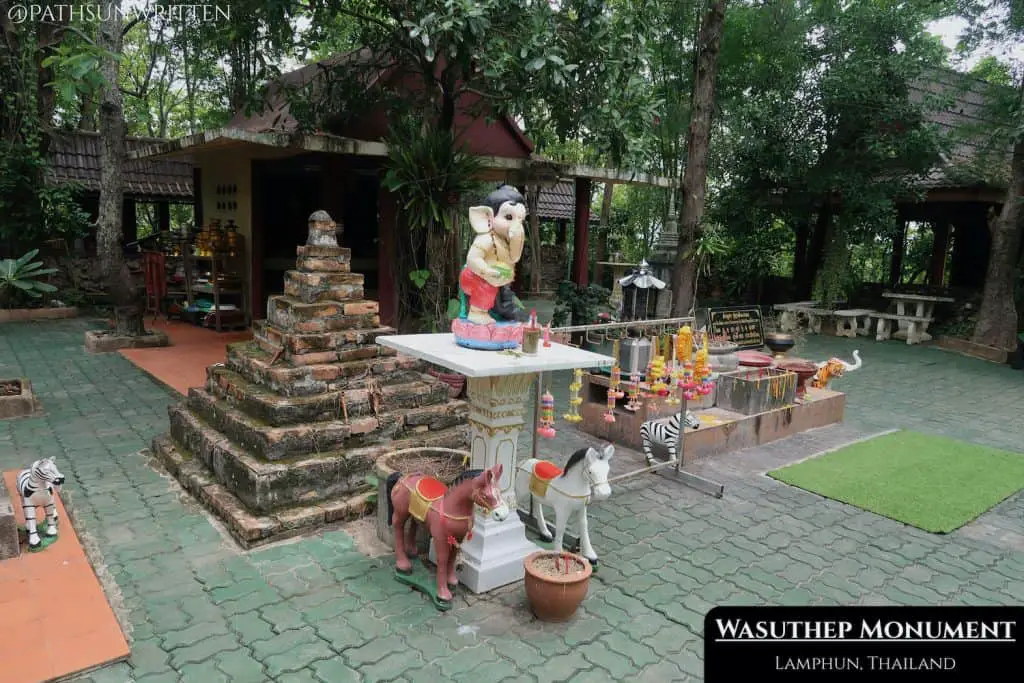 The Wasuthep Monument commemorates the legendary founder of Lamphun.