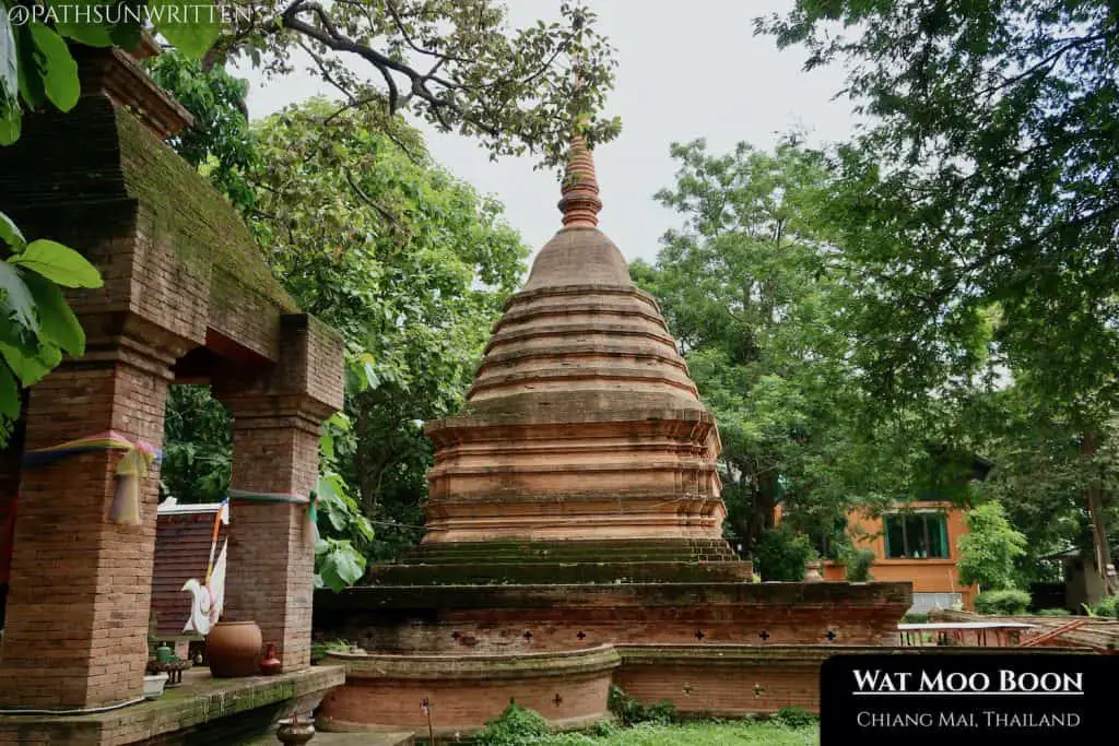 Wat Moo Boon has been rebuilt in the style of ancient Lanna brick temples.