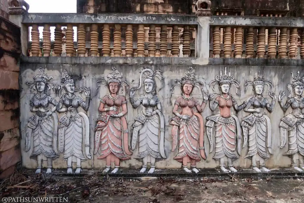 The colonettes seen above these apsara dancers were only used in window, not fences