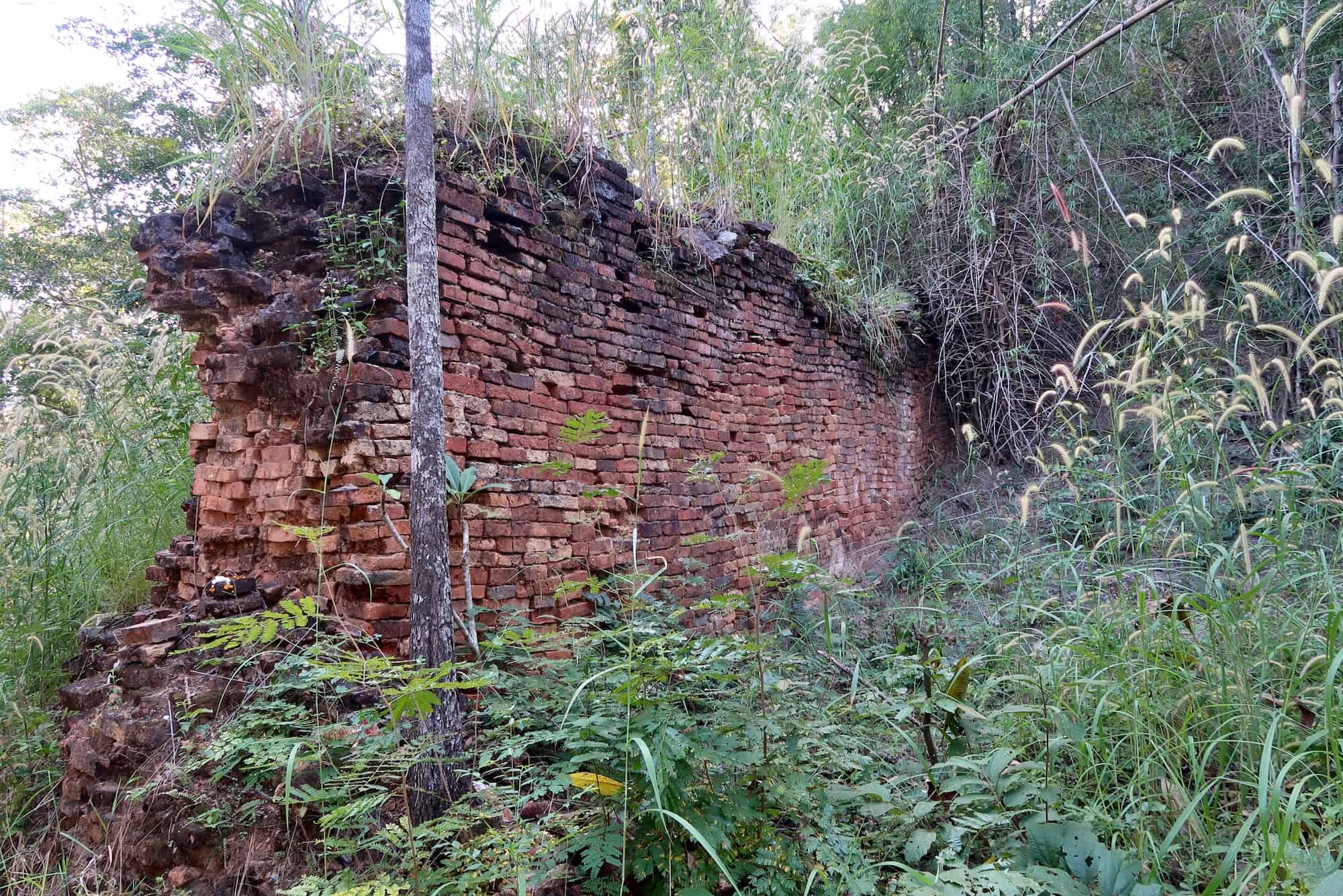 The Lanna-Sukhothai Border Wall: Ruins Dividing Ancient Thailand