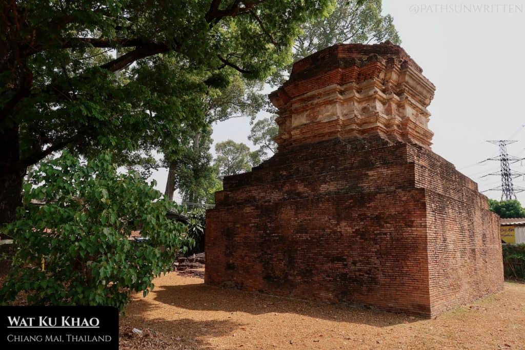 The large stupa of Wat Ku Khao on Chiangmai-Lamphun Road was my first introduction to Wiang Kum Kam