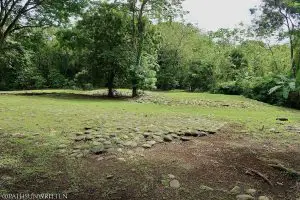Stone pavement and platform mounds at the Grijalba 2 site in the far southwest of Costa Rica also share similar designs