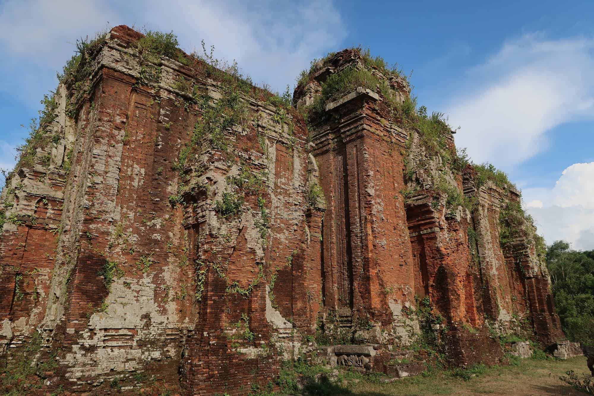 Tháp Chiên Đàn: Quảng Nam’s Ancient Cham Tower Ruins