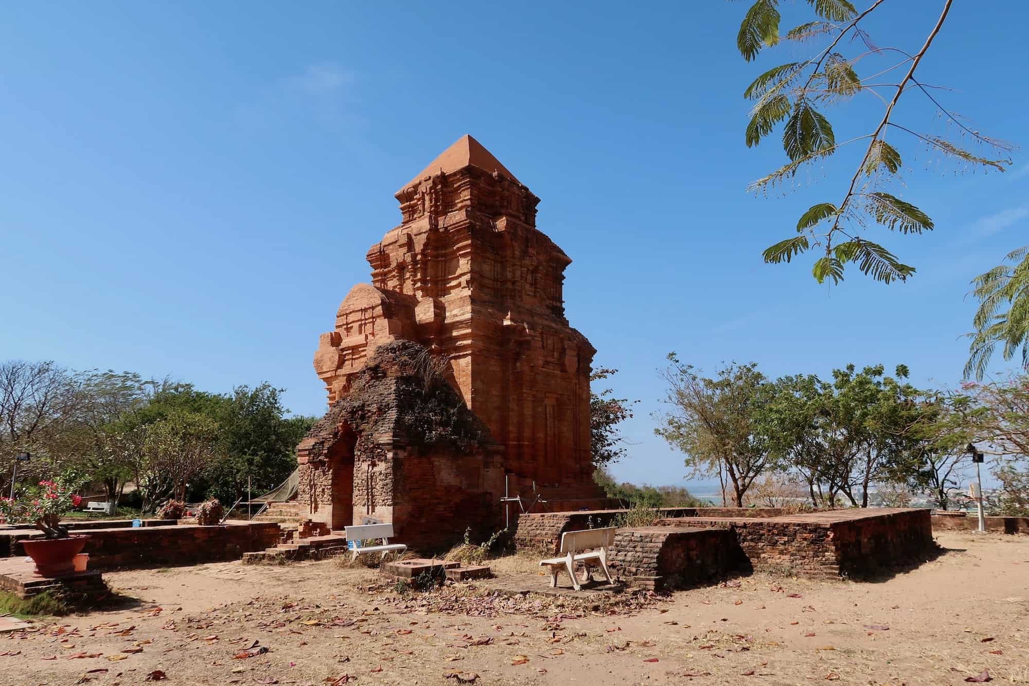 Tháp Phú Hài: Phan Thiet’s Po Shanu Cham Tower Ruins